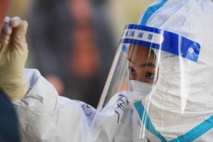 中国多地疫情反弹，防控形势再度严峻