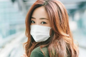 2020疫情戴口罩图片美女（疫情戴口罩图片素材）