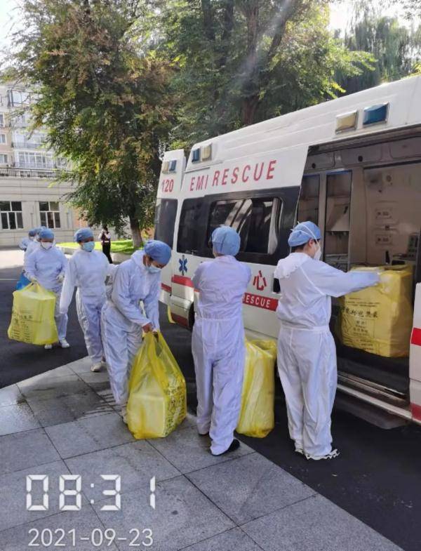 疫情下的哈尔滨，焊死单元门背后的温情与坚守