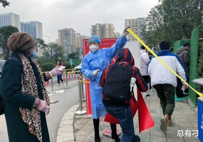 成都封城，全民共克时艰的抗疫历程