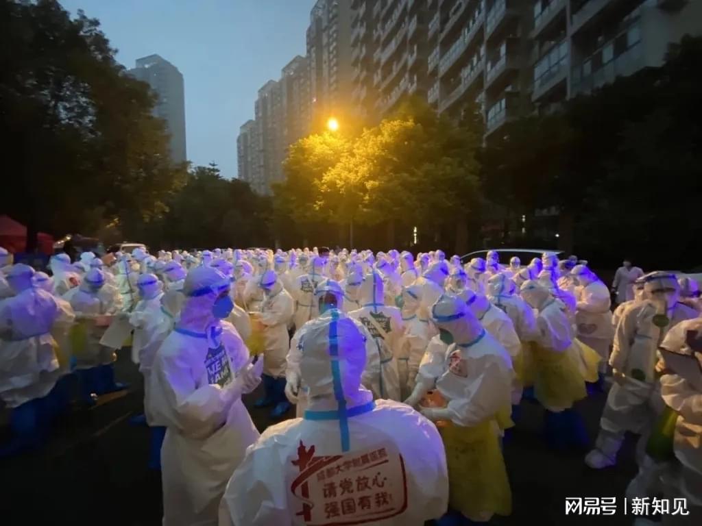 成都封城，全民共克时艰的抗疫历程