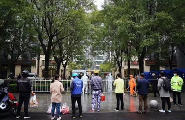 西安市民疫情下逆行赴灾区，共筑生命防线