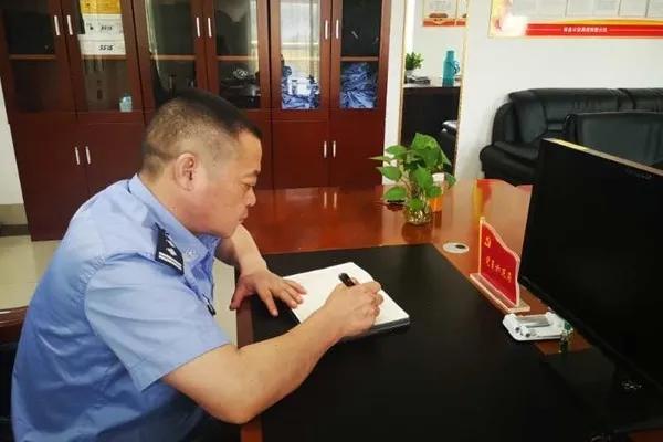 抗疫情英雄人物事迹，平凡中的伟大