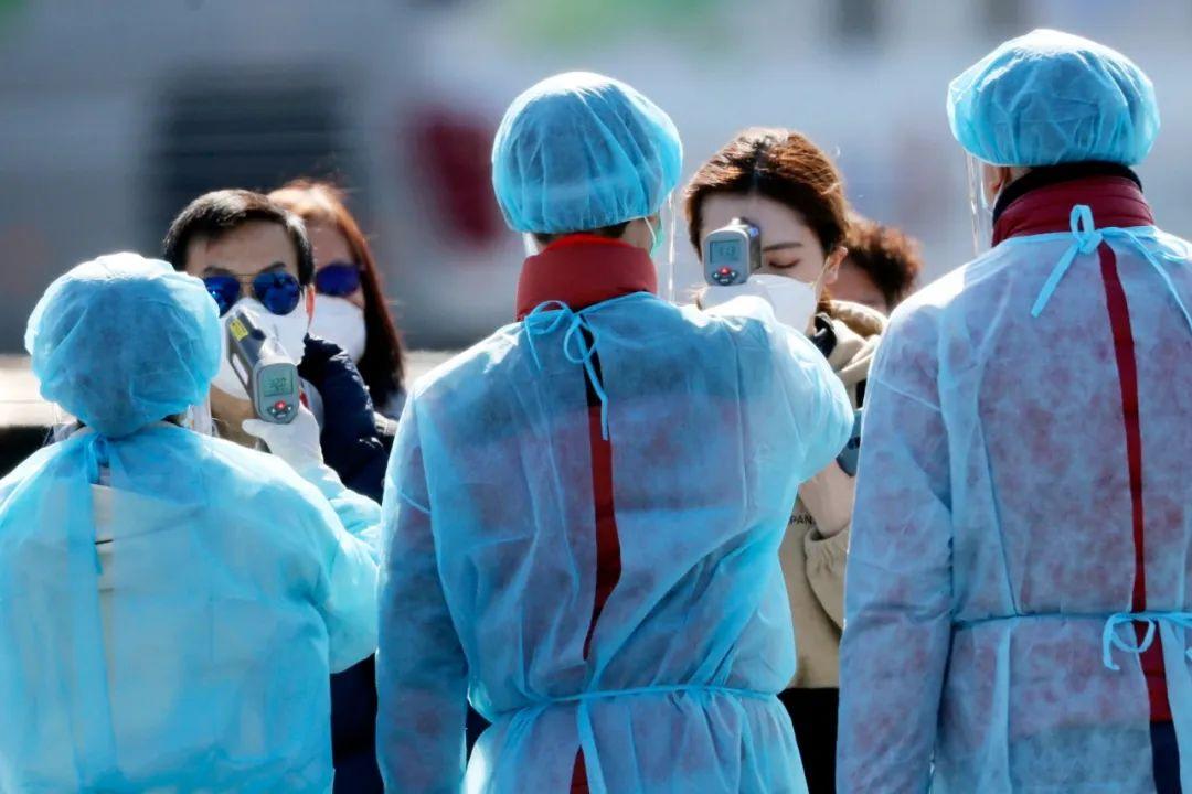 疫情是那一年？——回顾与反思全球新冠疫情的爆发与影响