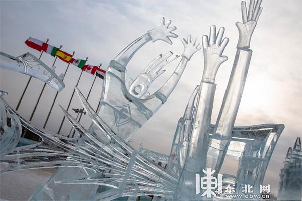 哈尔滨冰雕师高峰期日薪曝光，冰雪艺术背后的经济与文化双重魅力