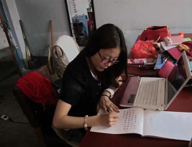 南京与重庆，新冠疫情下的城市故事
