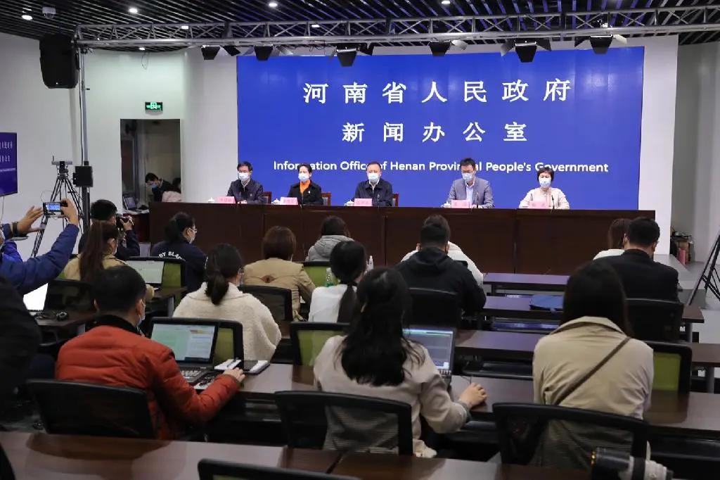 重庆成都携手抗疫，双城联动下的新冠肺炎防控实践