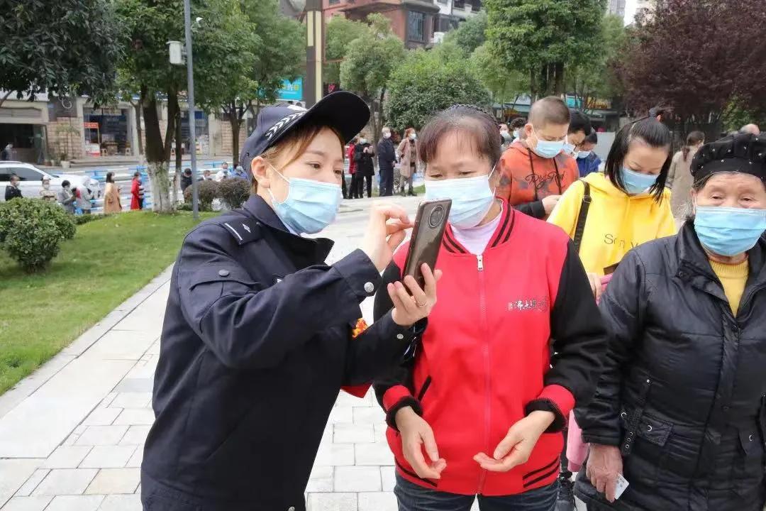 重庆市疫情形势与香港新闻，两地防控成效与经验分享