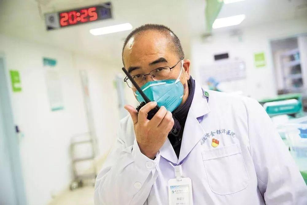 武汉疫情爆发，2019年末的全球健康危机