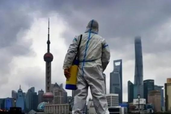 疫情那时候开始爆发，全球危机与人类应对的历程
