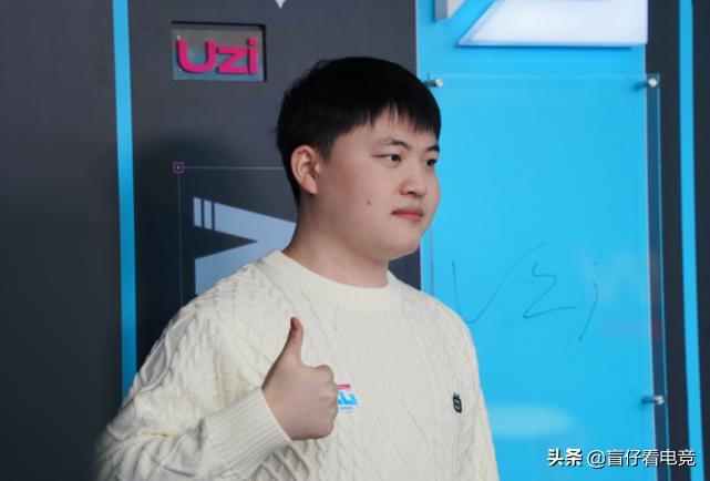 突然疫情下的泰坦英雄，当死亡成为常态