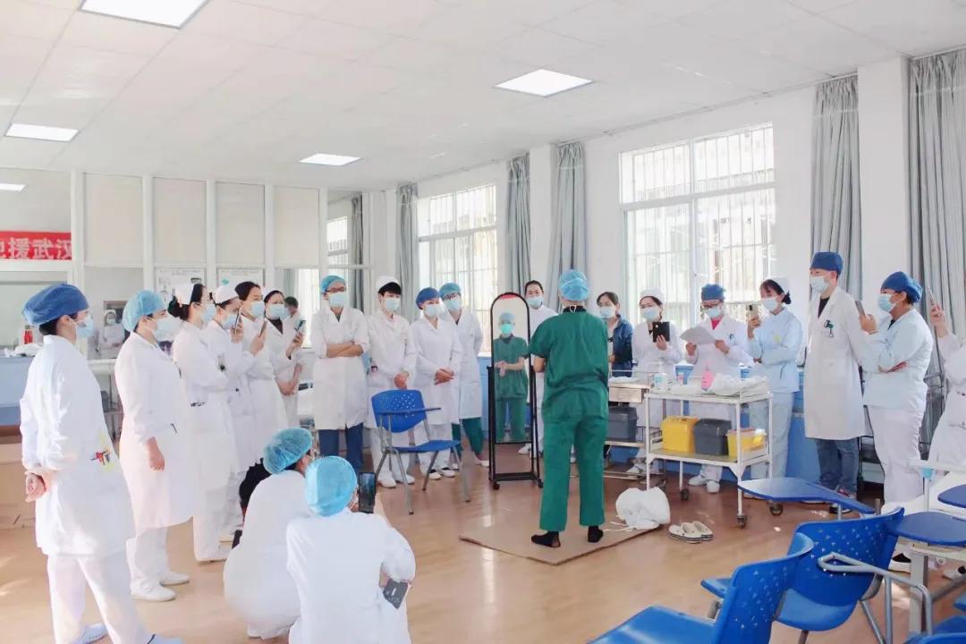 疫情从哪年哪月开始的，回顾全球新冠疫情的起源与蔓延