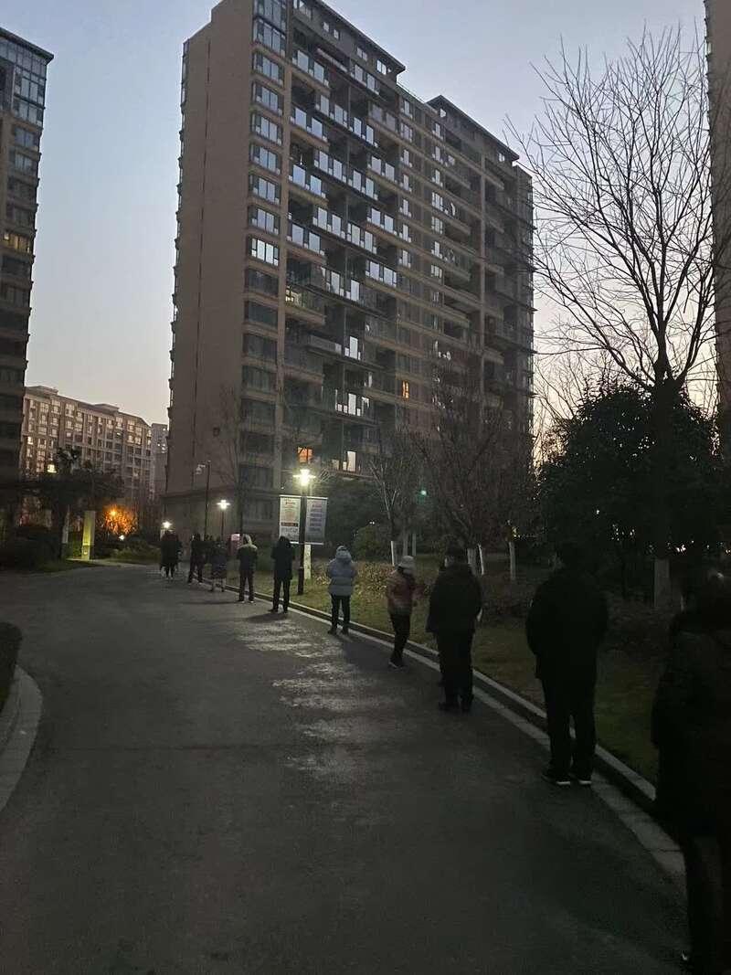疫情开始时的图片