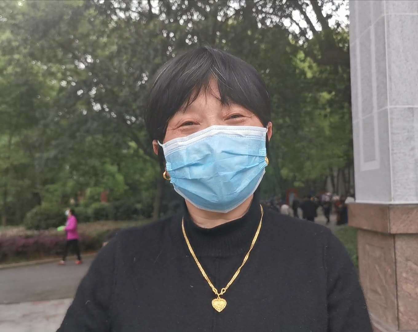 口罩下的微笑，那些被疫情照亮的平凡灵魂