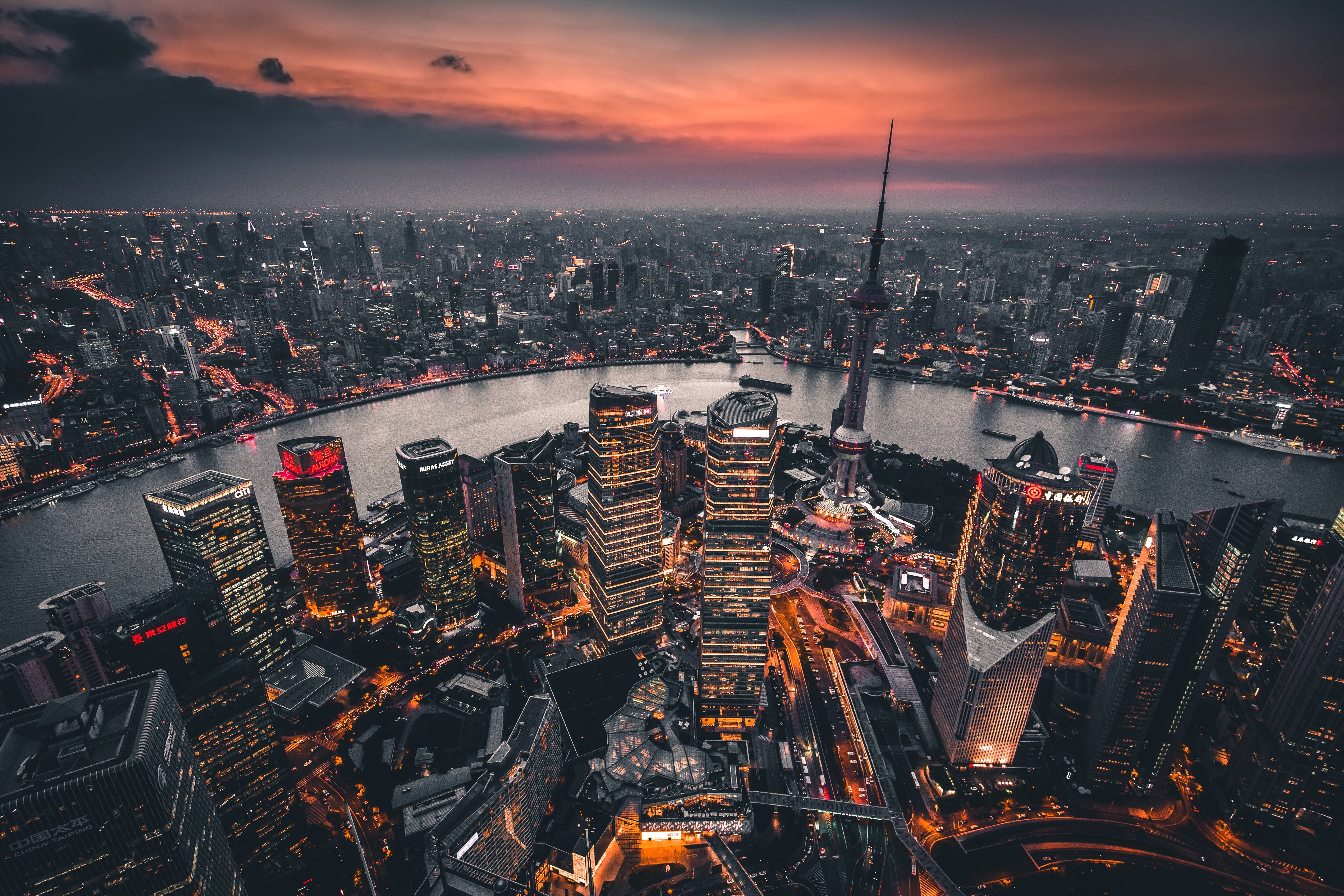 2020年3月，上海在疫情迷雾中的静默突围