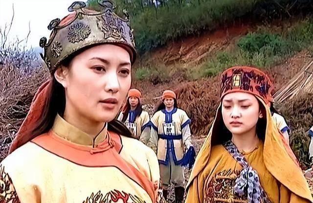 白色战袍下的凡人史诗，疫情中那些被神化的血肉之躯