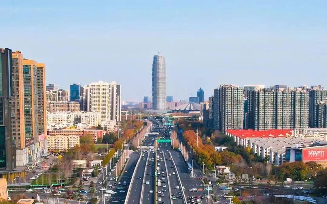 郑州抗疫三年，一座城市的韧性生长与时间赛跑