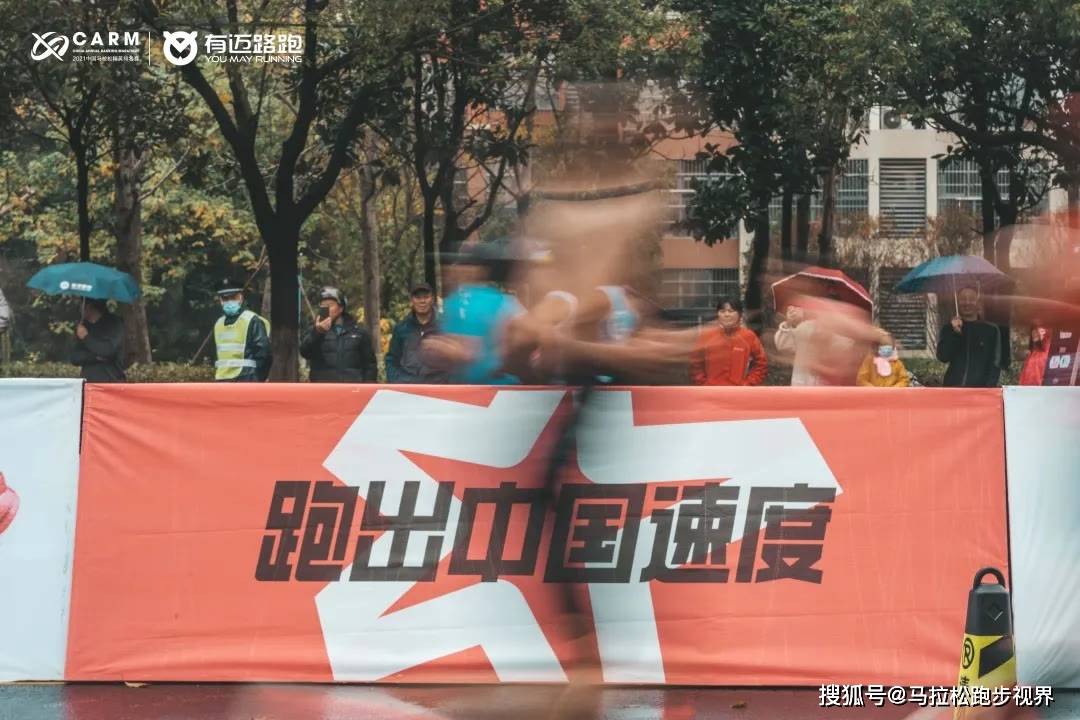中国疫情，一场没有终点的马拉松，还是一场即将破晓的长夜？