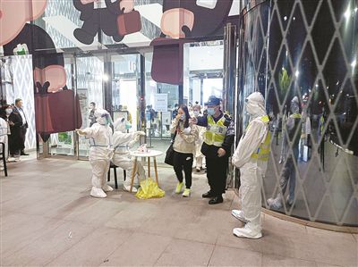 隔离在杭州，当防疫变成一场城市行为艺术