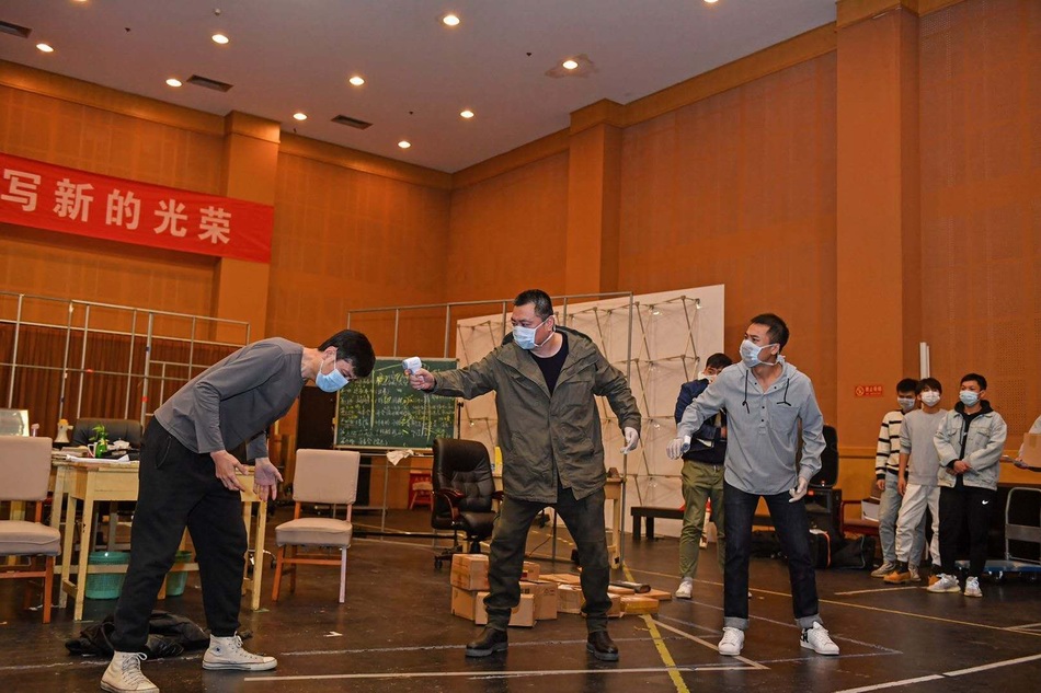 解封时刻，一场没有彩排的集体心理实验
