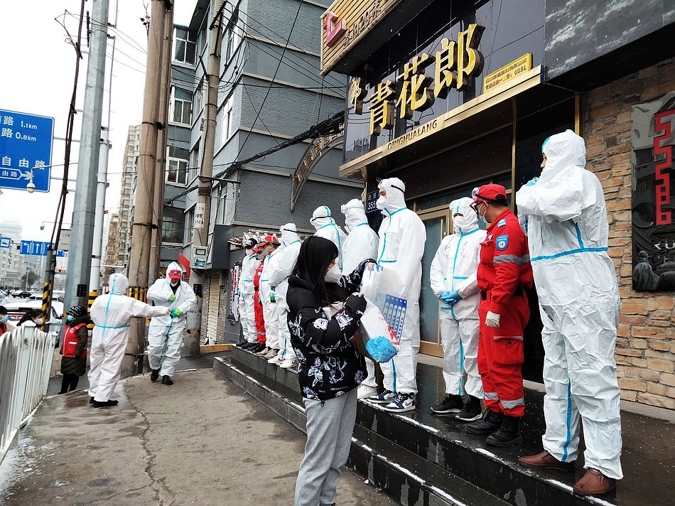 重庆、兰州疫情防控成效显著，社会生活逐步恢复正常