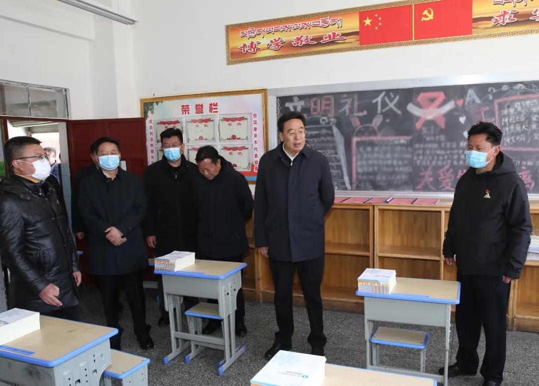 重庆、拉萨疫情防控成效显著，社会生活逐步恢复正常