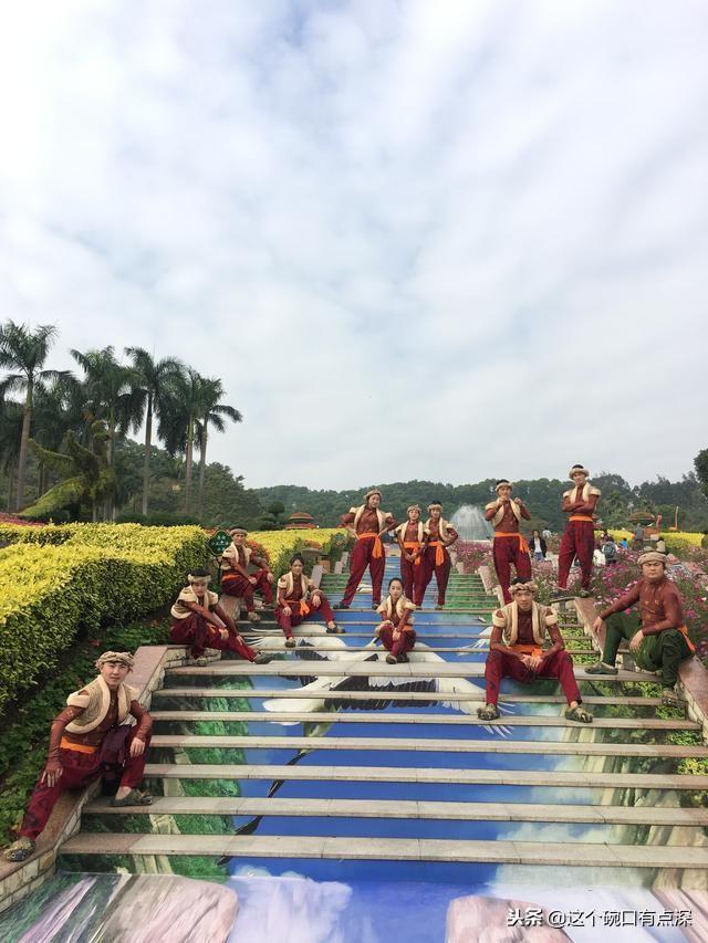 重庆，疫情防控下的坚韧与温情并存