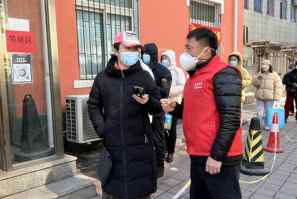 沈阳升级防控措施，市民生活有序进行