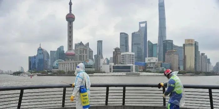 上海与澳门，疫情应对与城市治理的双重挑战