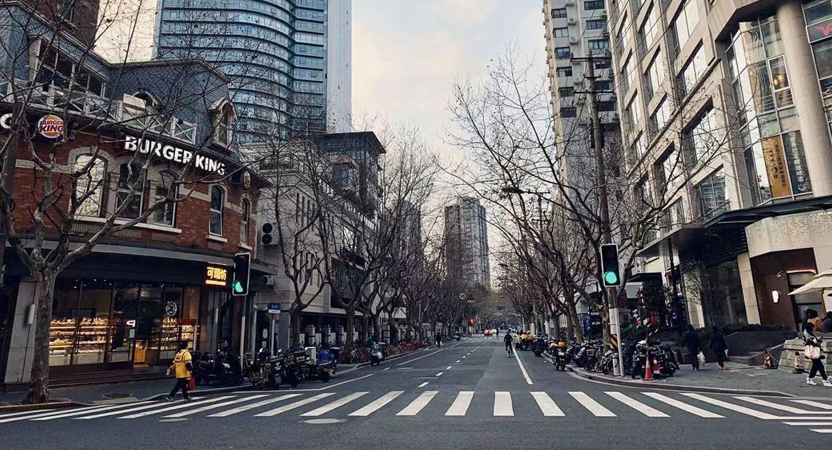 疫情魔镜下的上海，当城市文明遭遇压力测试