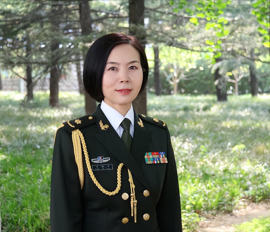 白袍下的凡人，疫情中那些不为人知的医生故事